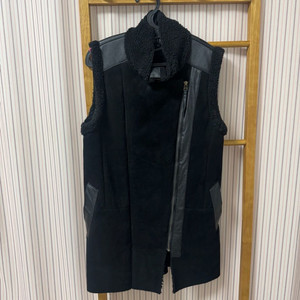 리안 뉴욕 블랙 무스탕 라이더 베스트 조끼 90