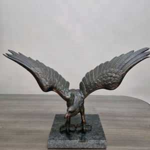 아주. 멋지고. 고급스러운. 독수리. 한점판매합니다 재질은 동