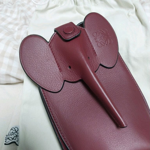 정품 로에베 엘리펀트 포켓 파우치 컨디션 쵝오