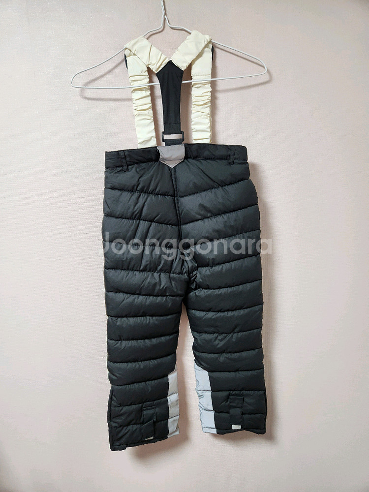 130사이즈 웰튼 검정색 하얀멜빵 스키복 하의 바지--1