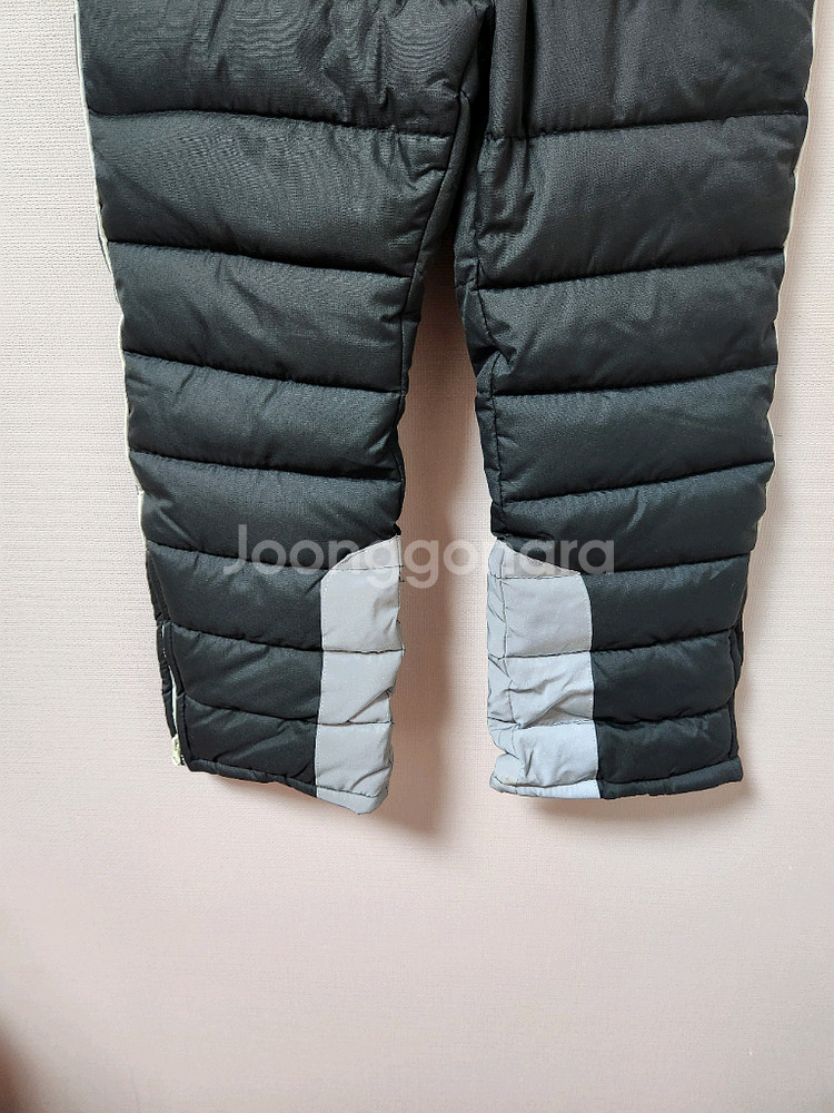 130사이즈 웰튼 검정색 하얀멜빵 스키복 하의 바지--2