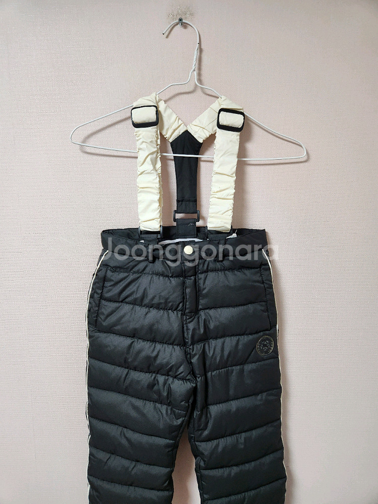 130사이즈 웰튼 검정색 하얀멜빵 스키복 하의 바지--3