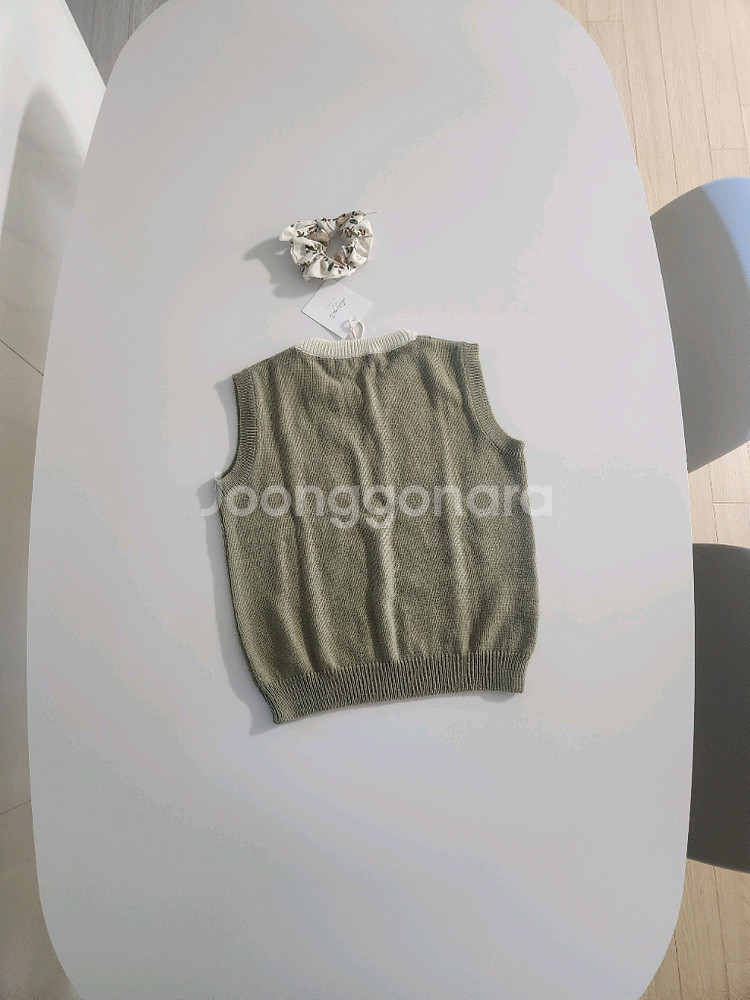 버리닛쁘띠 고급스럽고 따뜻하게 입기 좋은 니트 베스트 8A 사이즈 새상품--1