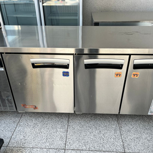 라셀르 테이블냉장냉동고 1800 간냉식 냉장2칸 냉동1칸 lt-1834rf