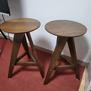 말라카 월넛 바체어/의자/바스툴 2개 세트(사이드 테이블/협탁으로 활용 가능)