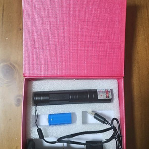 초고출력 레이저 라이트