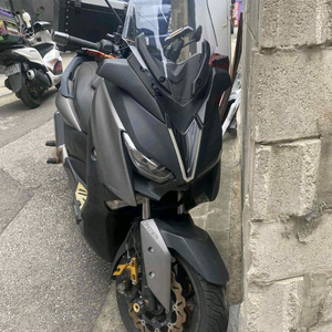 야마하 XMAX 300 스쿠터 이미지