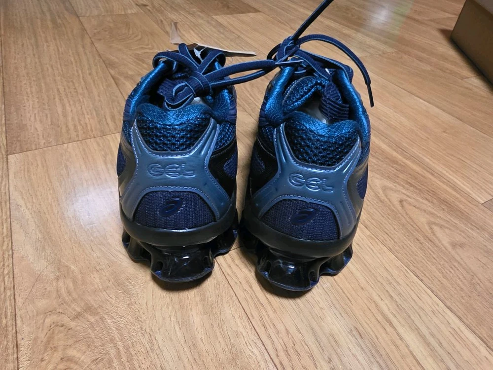 아식스 USS5-S 젤 퀀텀 키네틱 270 새상품 이미지