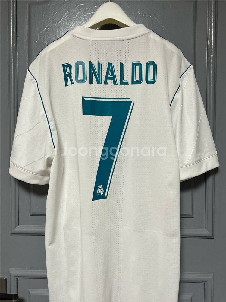 17 18 레알 호날두 어센틱 유니폼--1