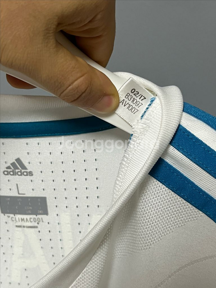 17 18 레알 호날두 어센틱 유니폼--3