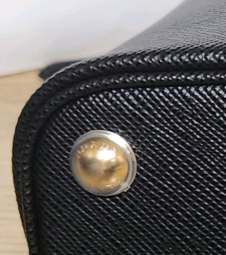 프라다 파니에 사피아노 미듐 이미지