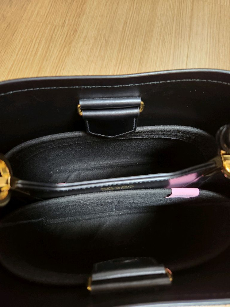 프라다 파니에 사피아노 미듐 이미지