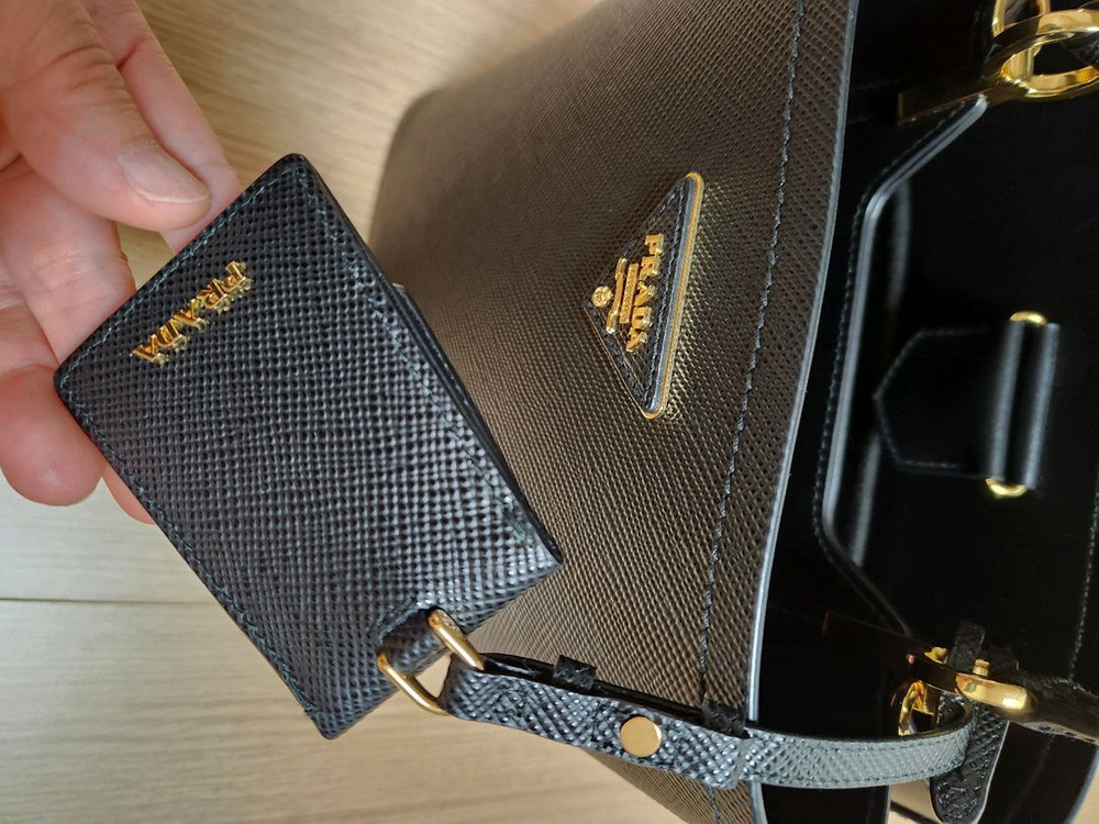 프라다 파니에 사피아노 미듐 이미지