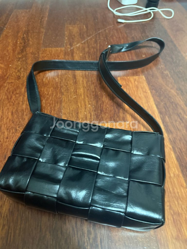 보테가 베네타 스몰 레더 카세트백 블랙--1