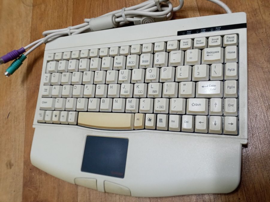 ACK-540 keysonic(us). PS/2 미니 키보드 & 터치패드 콤비네이션 이미지