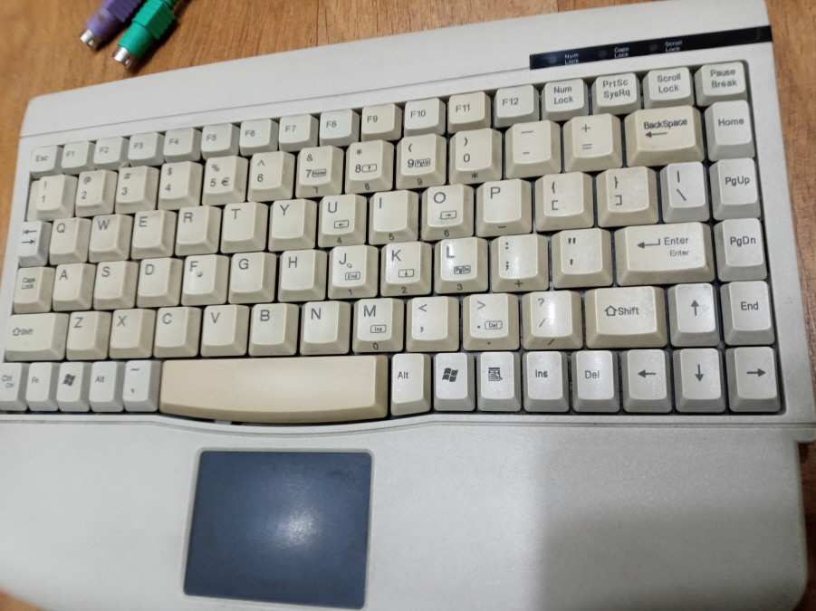 ACK-540 keysonic(us). PS/2 미니 키보드 & 터치패드 콤비네이션 이미지