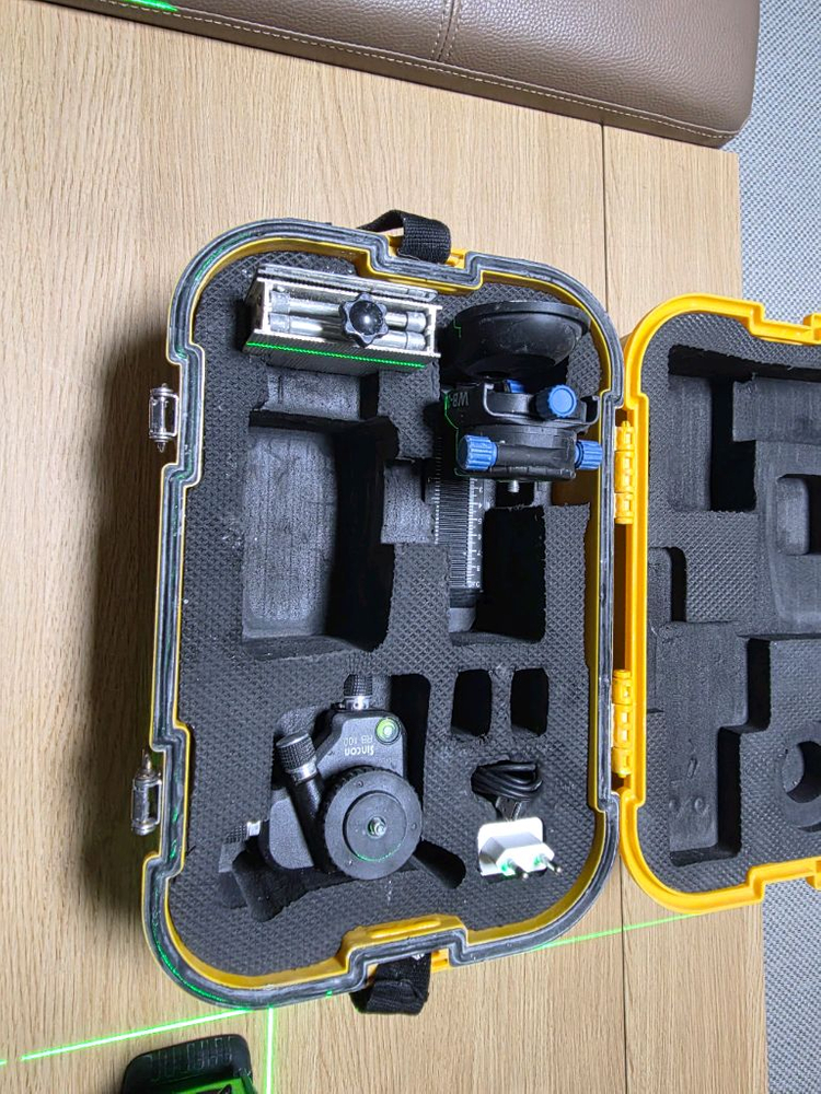 신콘 DJ-G90 레이저 레벨기 세트 이미지