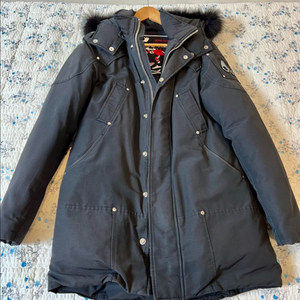 무스너클 패딩 M사이즈