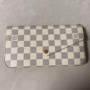 새상품))루이 클러치(화이트다미에) 새상품