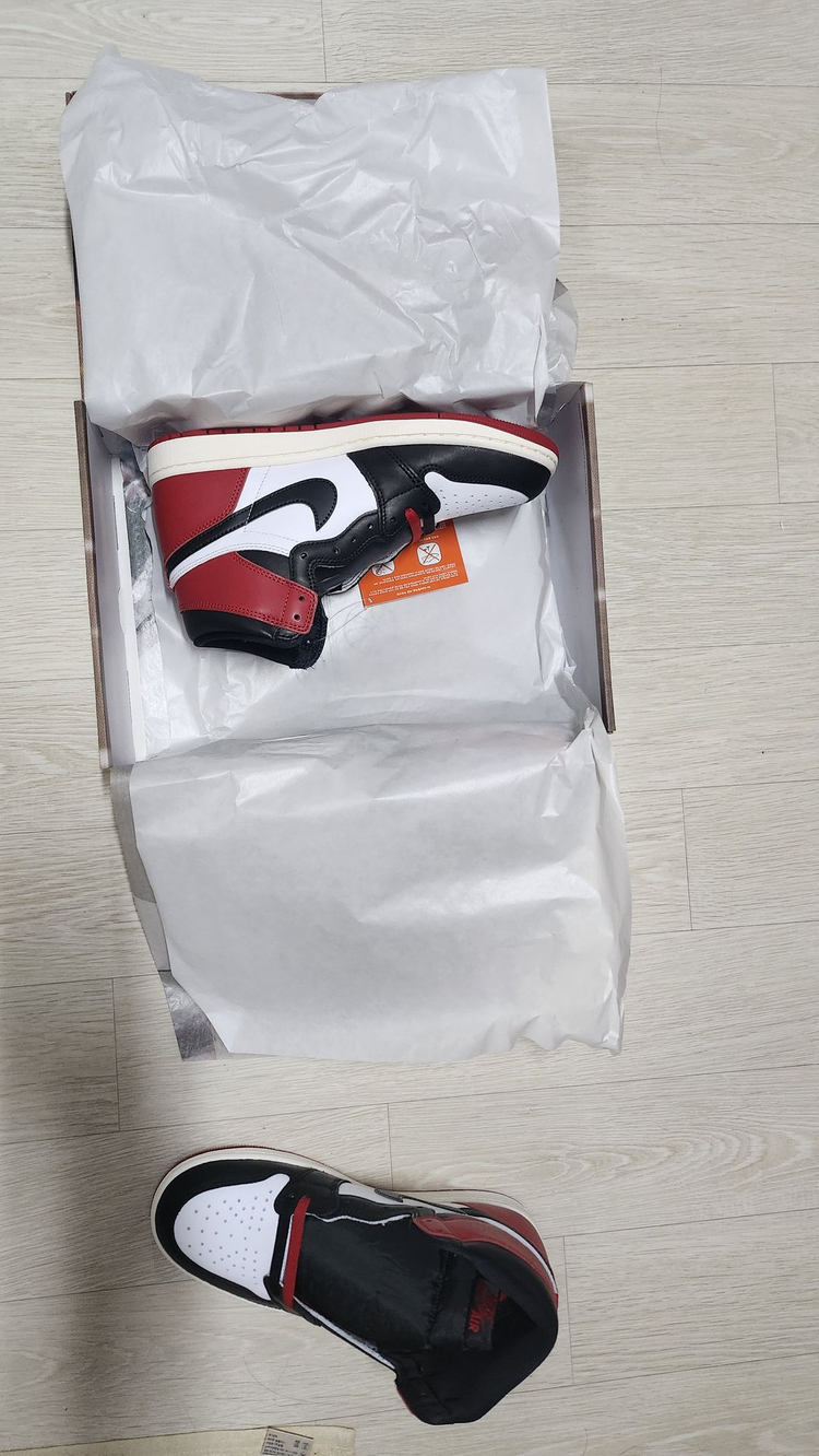 나이키 에어조던 1 레트로 하이 OG '블랙 토' 275mm 팝니다. 이미지