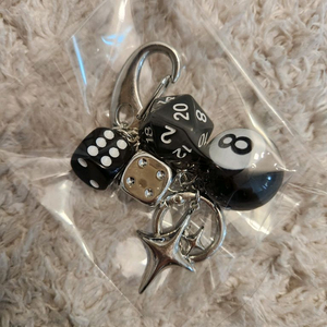 에잇볼 주사위 키링 (새제품)