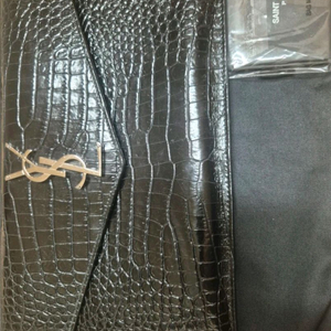 입생로랑 크로커다일 클러치백