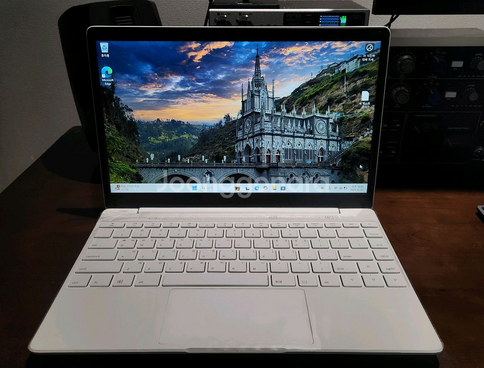 비닐도 뜯지 않은 노트북 판매 합니다--0