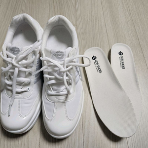 9센치 스탠딩화 키높이 운동화 235=240 사이즈