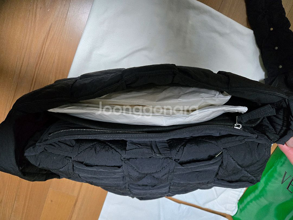 보테가베네타 패티드태크 맥시 카세트백--4