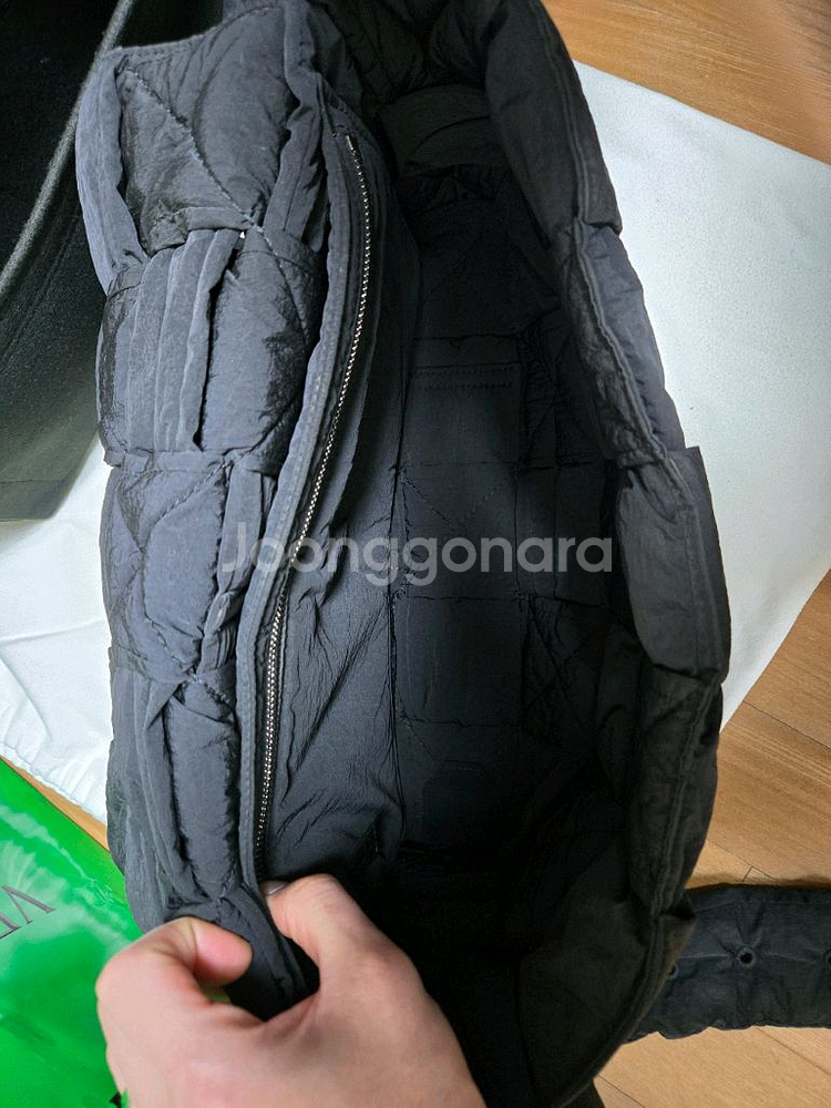 보테가베네타 패티드태크 맥시 카세트백--6