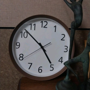 모던하고 심플한 무소음 벽시계