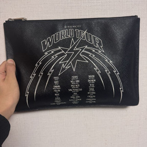 급처) 지방시 월드투어 남성 클러치백
