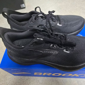 브룩스 글리세린gts22 270 새상품급 3km