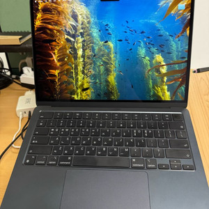 M2 맥북에어 13인치 16 / 256 미드나이트 판매합니다