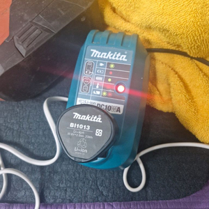 [정품]마끼다충전기 10.8V 12V고속충전기 DC10WA 배터리까지