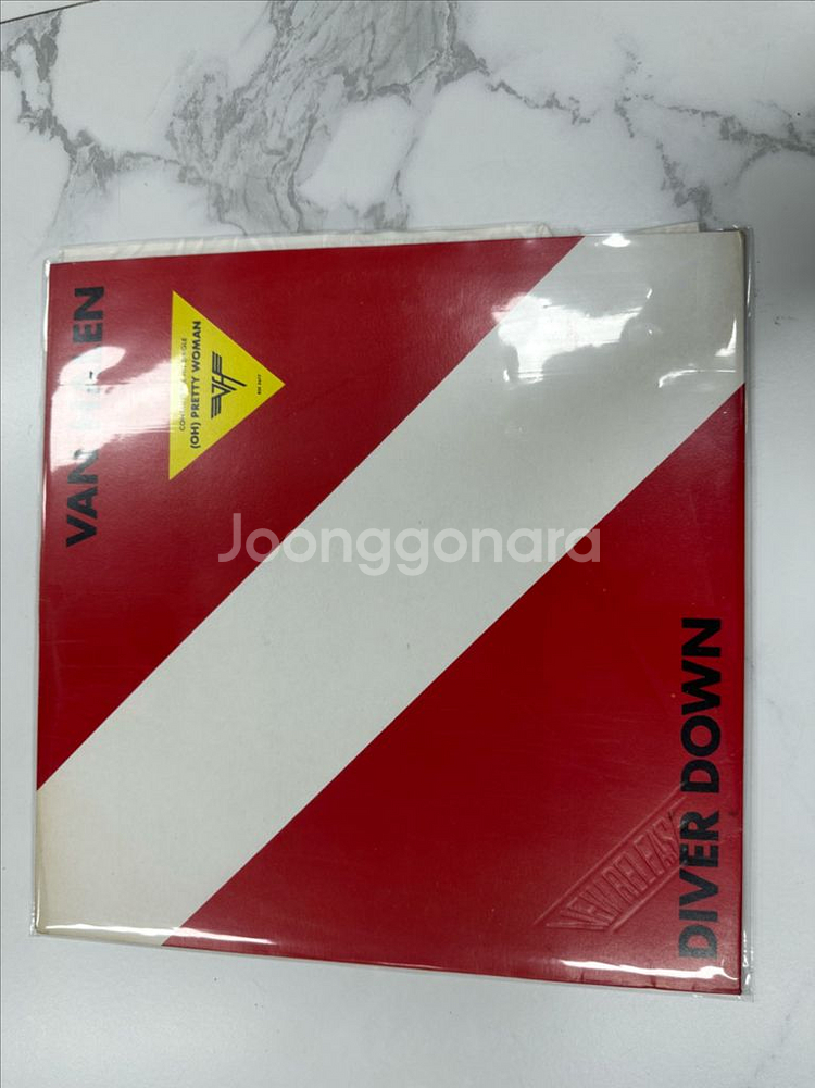 아티스트 & 앨범: 반 헤일런 (Van Halen) - Diver Down• 앨범 발매: 1982년• 제조--1