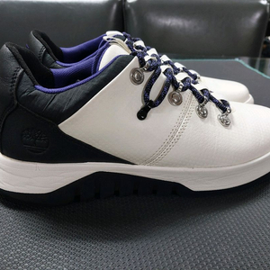 팀버랜드 가죽스니커즈. 240~250(칼발)