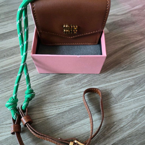 미우 에어팟키링