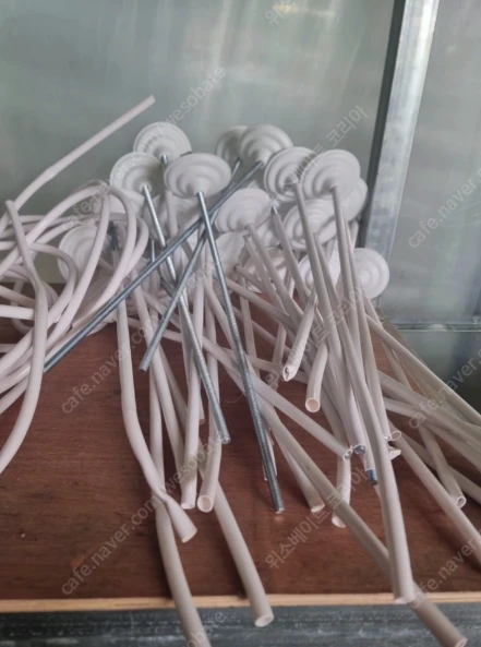 LED 레일 조명 레일 설치 전삿 볼트 부속 인테리어 인테리어부품 카페인테리어 카페창업 이미지