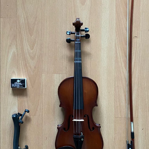 유니버셜 바이올린(사이즈 1/4) 팝니다.