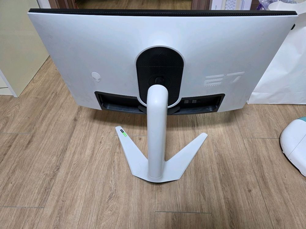 ips패널 240hz 델 aw2723df qhd 모니터 팝니다--2