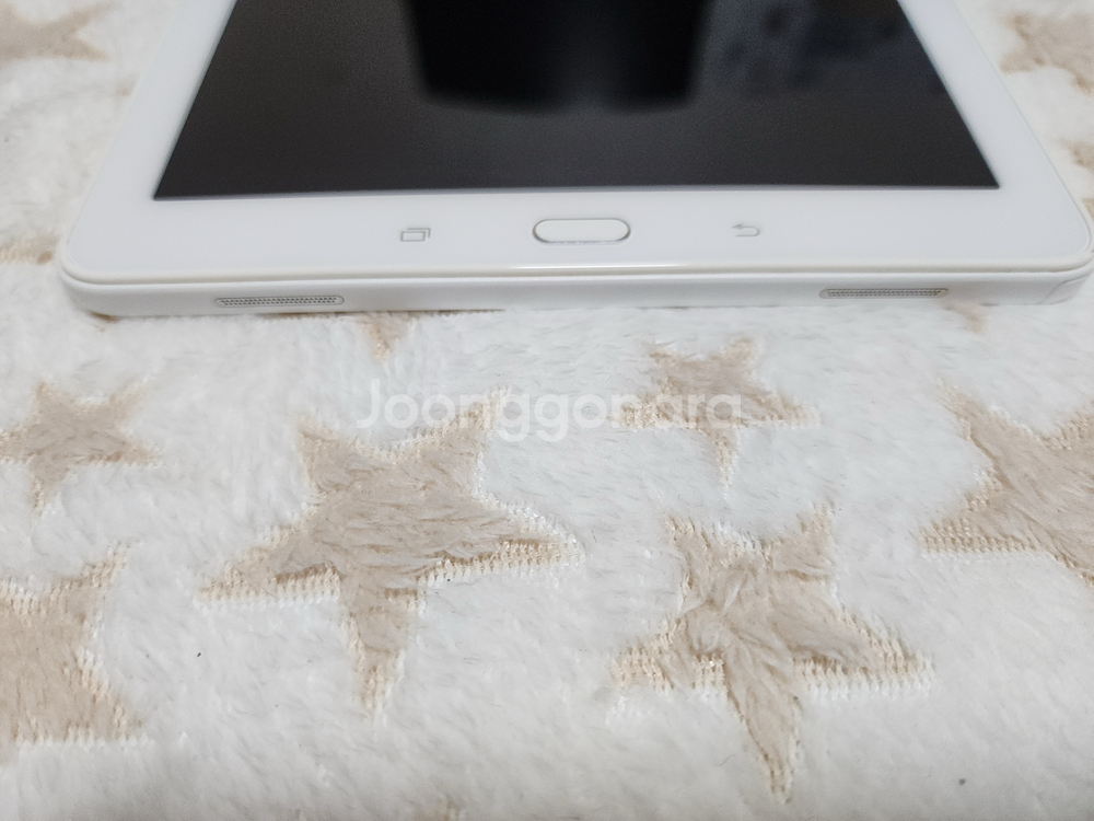 삼성 갤럭시탭A with S Pen.(화이트) SM-P580.32G. 파손기스없음.넷플릭스.유튜브가능.터치.카메라--1