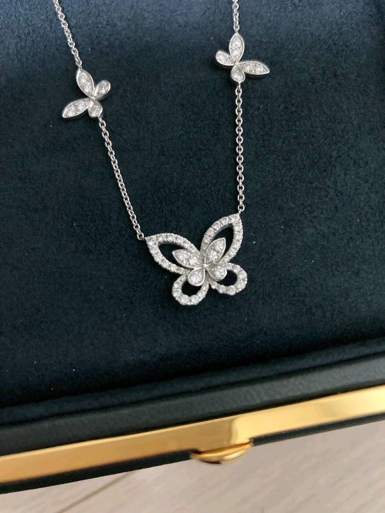 그라프 멀티 버터플라이 목걸이 이미지