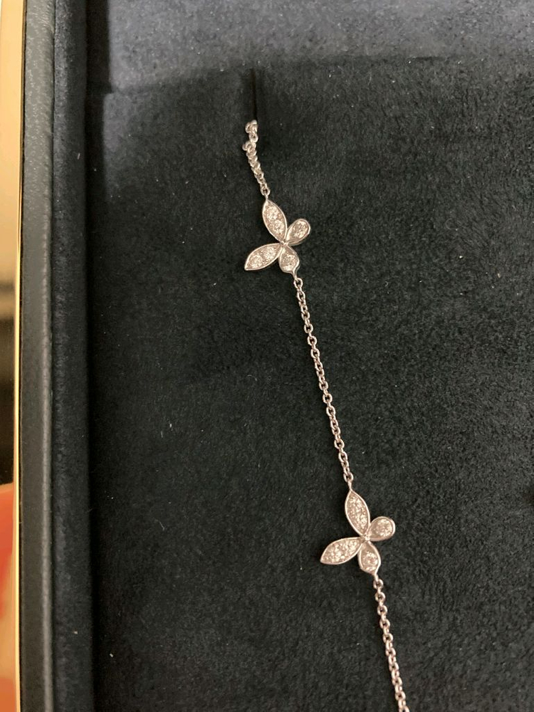 그라프 멀티 버터플라이 목걸이 이미지