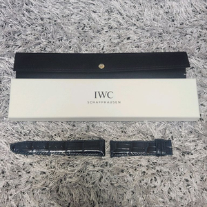 IWC 포르투기저용 산토니 레더 스트랩 판매합니다(미사용품)