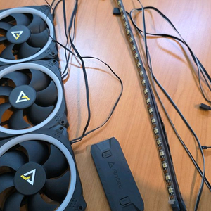 Antec PRIZM 120 ARGB 시스템팬, 스트립, 컨트롤러 세트 이미지