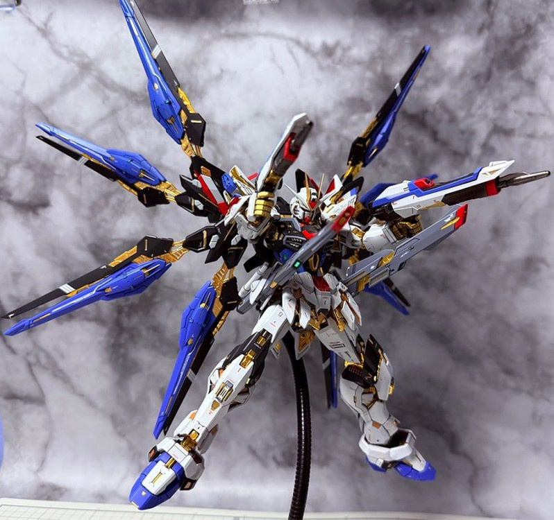 MGEX 스트라이크 프리덤건담 완성작 이미지