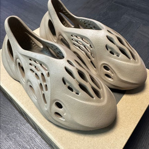 아디다스 이지 폼 러너 GV6842 225mm 이미지