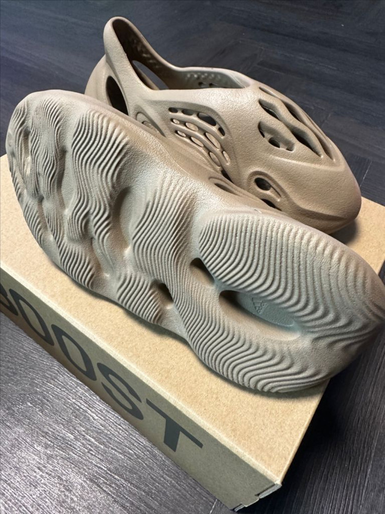 아디다스 이지 폼 러너 GV6842 225mm 이미지