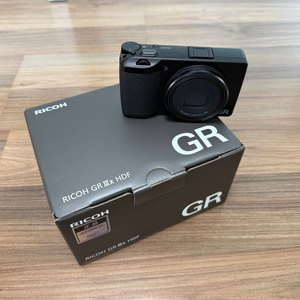 리코 GR3X HDF + 배터리2 + 충전기1 (보증~27.09.23 / 372컷)